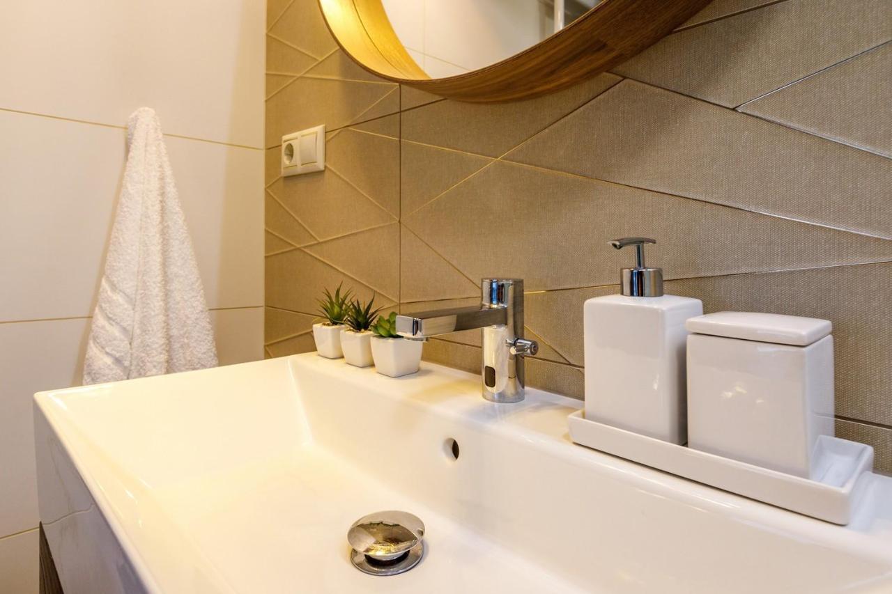 Royal Cafe Apartman ケストヘイ エクステリア 写真